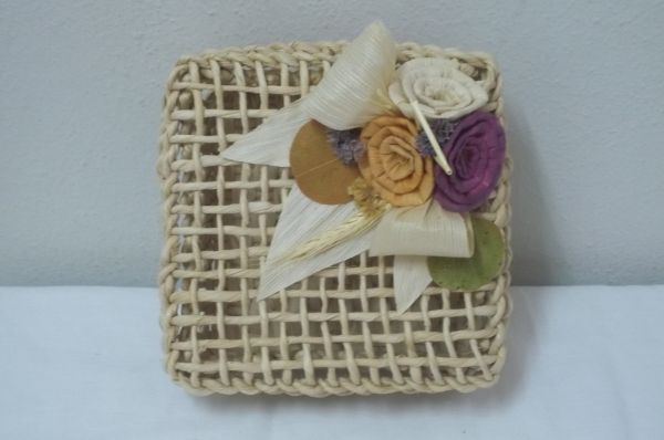 Cesta de Palha Pequena Decorada